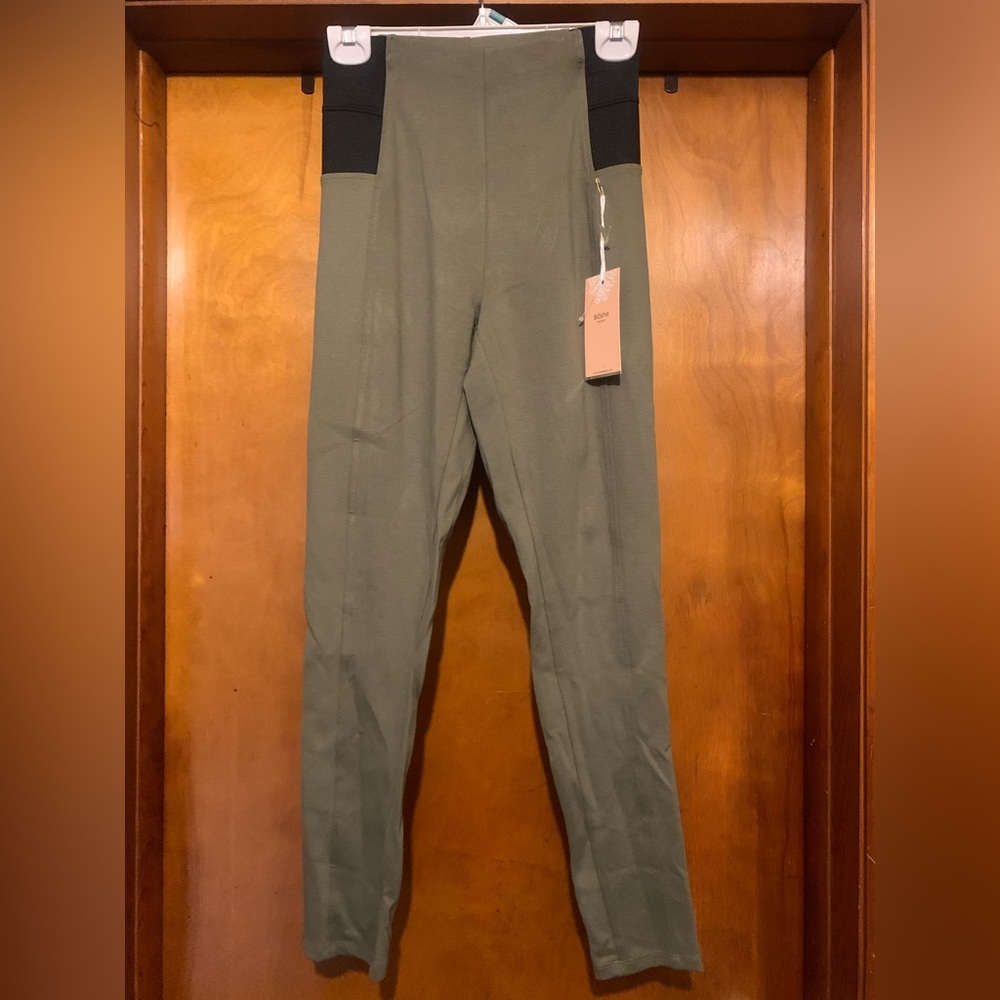 NWT Blashe Size S Army Green Leggings